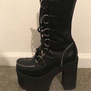 Platform chunky boots